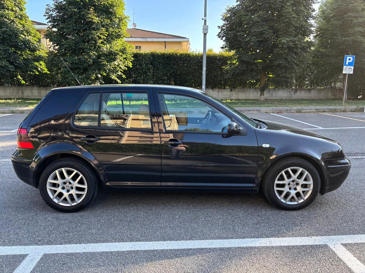 Volkswagen Golf 1.6 16v Aut. Highline ASI
