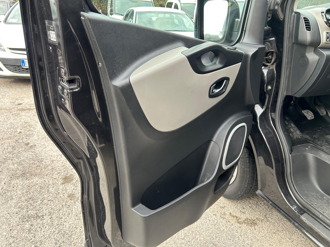 Renault Trafic T27 1.6 dCi 120CV 9 Posti Extralong Euro6