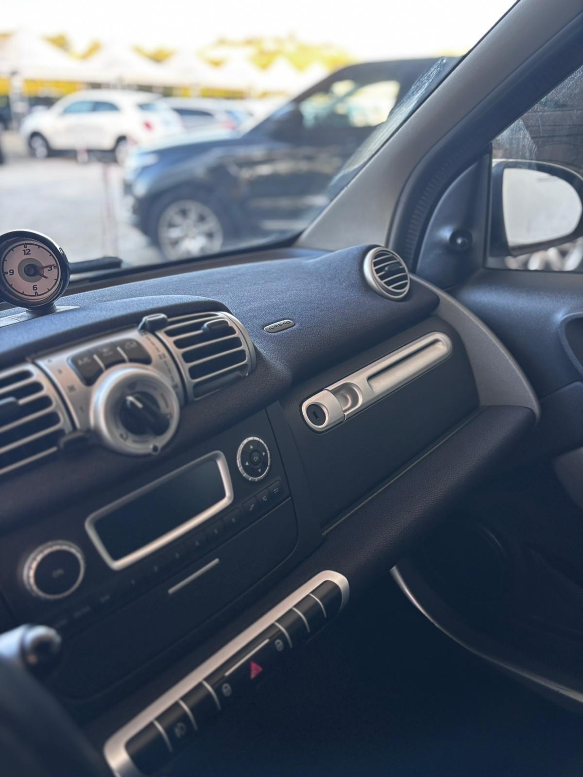Smart ForTwo 52 kW MHD coupé White Tailor Made