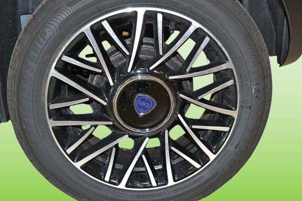 LANCIA Ypsilon MY24 1.0 FireFly 70cv Start&Stop Hybrid PLATINO