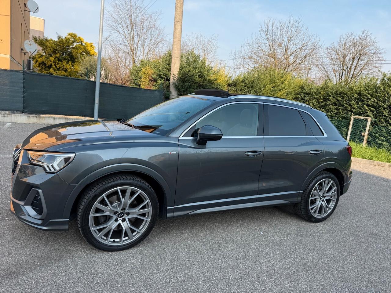 Audi Q3 40 2.0 tdi S-Line - TETTO - LUCI - FULL OPTIONAL -