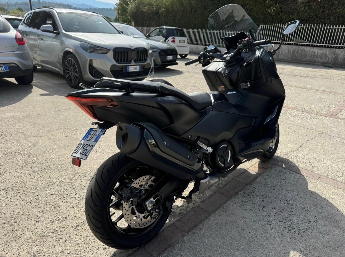 Yamaha T Max 560