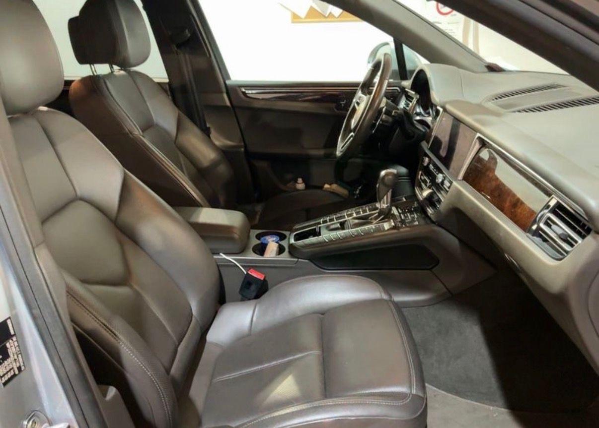Porsche Macan 2.0 Book service Porsche