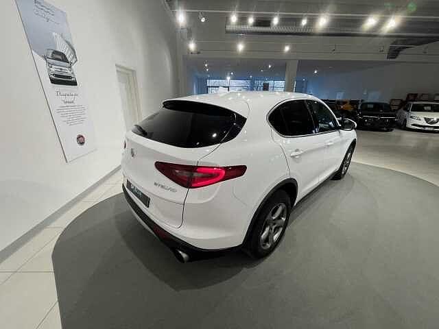 Alfa Romeo Stelvio 2.0 Turbo 200 CV AT8 Q4 Executive