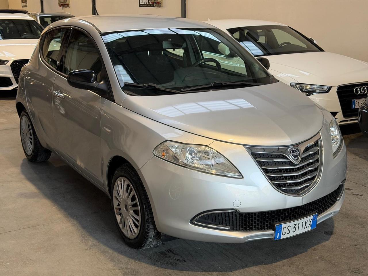 Lancia Ypsilon 1.2 69 CV 5 porte S&S Platinum