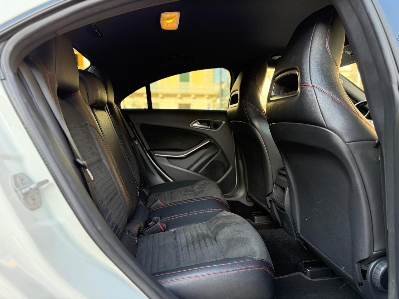 Mercedes-benz CLA 220CDI Automatic PremiumAMG 170 CV LED