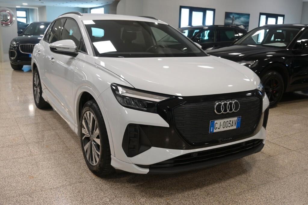 AUDI Q4 40 E-TRON 204CV AUTOMATIC BUSINESS ADVANCED ( FARI LED - VIRTUAL COCKPIT - ADAPTIVE CRUISE - NAVI - MIRROR - PDC - TELECAMERA POST. - CERCHI 19 )