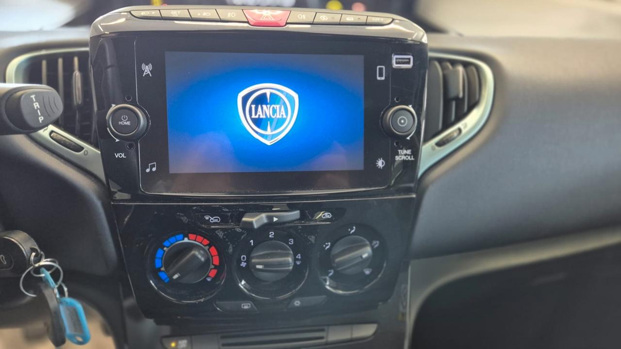 Lancia Ypsilon 1.0 FireFly 5 porte S&S Hybrid Ecochic Gold