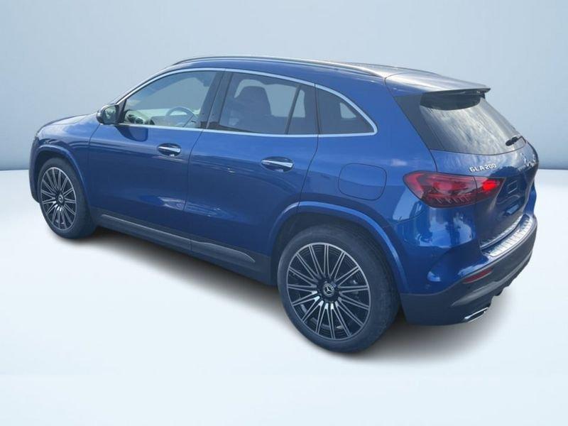 Mercedes-Benz GLA 200 Automatic AMG Line PREMIUM