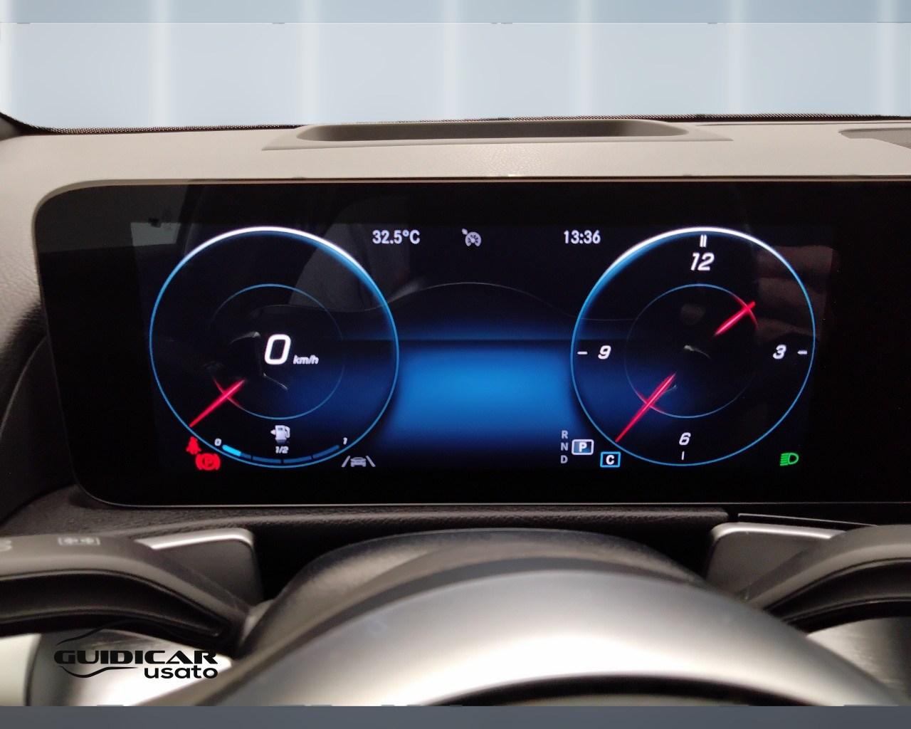 Mercedes-Benz GLB - X247 2019 - GLB 200 d Premium Easy Tech auto