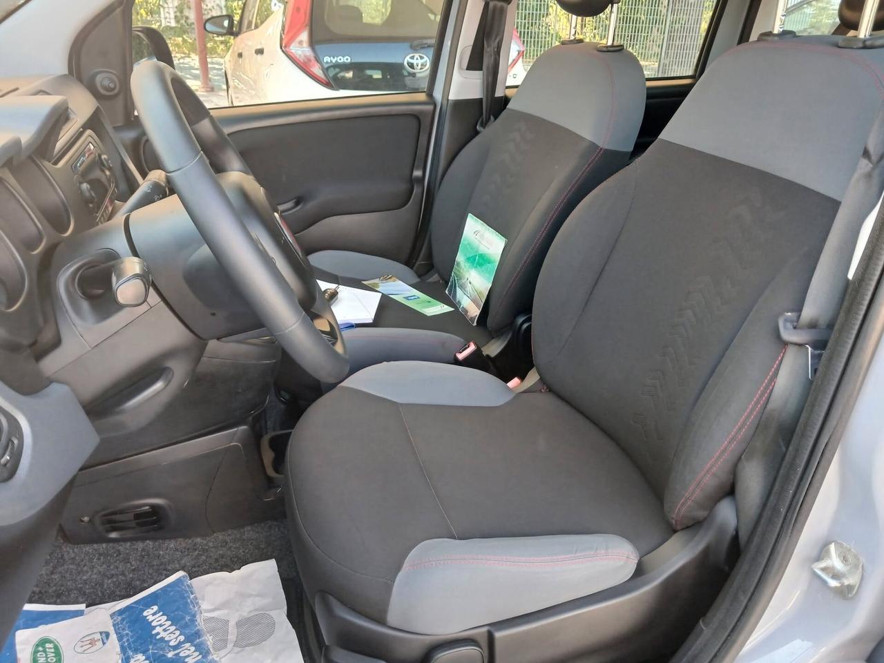 Fiat Panda 1.2 Lounge km 105000 pari al nuovo tenuta maniacalmente GARANZIA