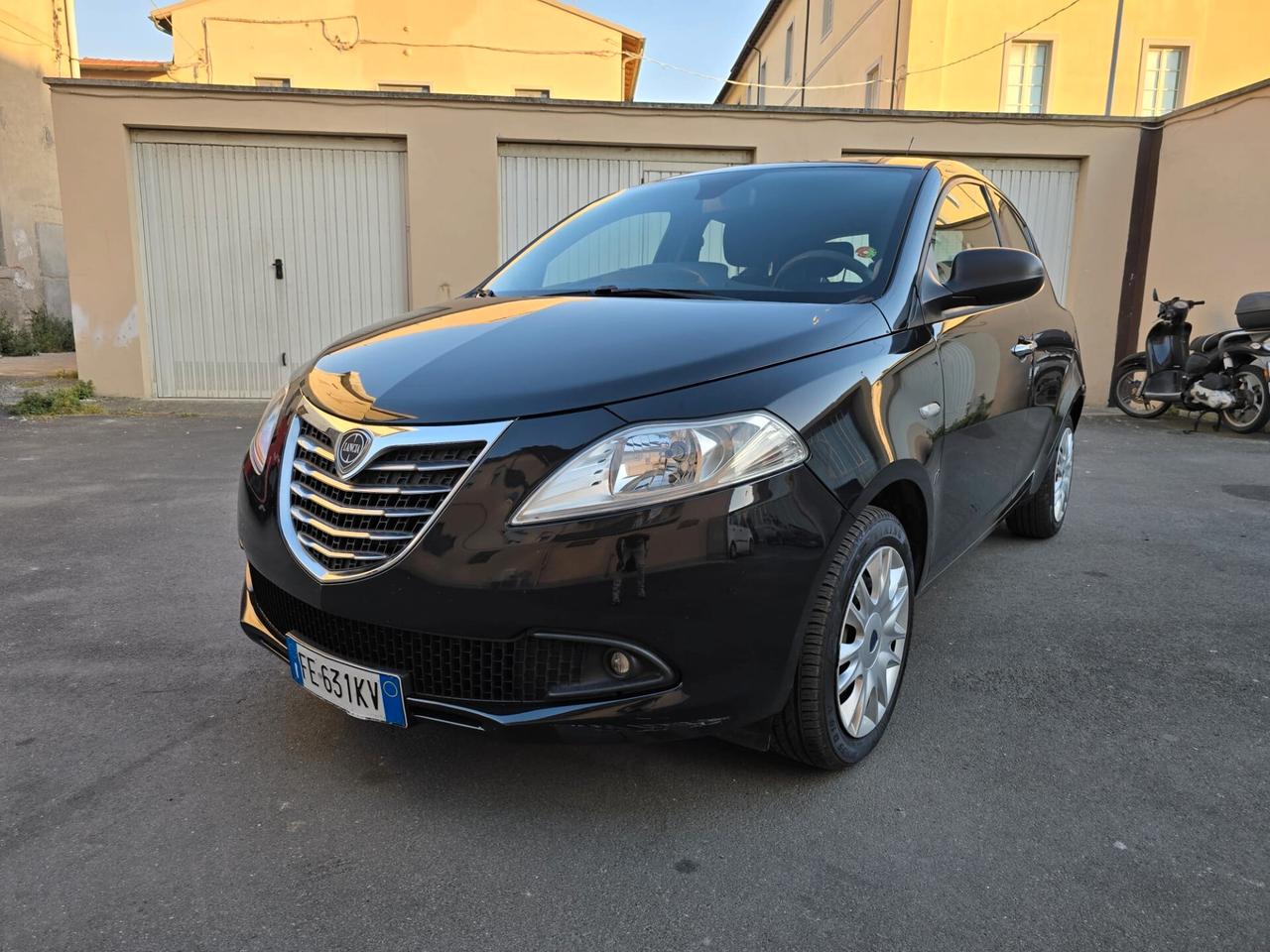 Lancia Ypsilon 1.2 69 CV 5 porte Platinum perfetta possibilita 12 mesi garanzia