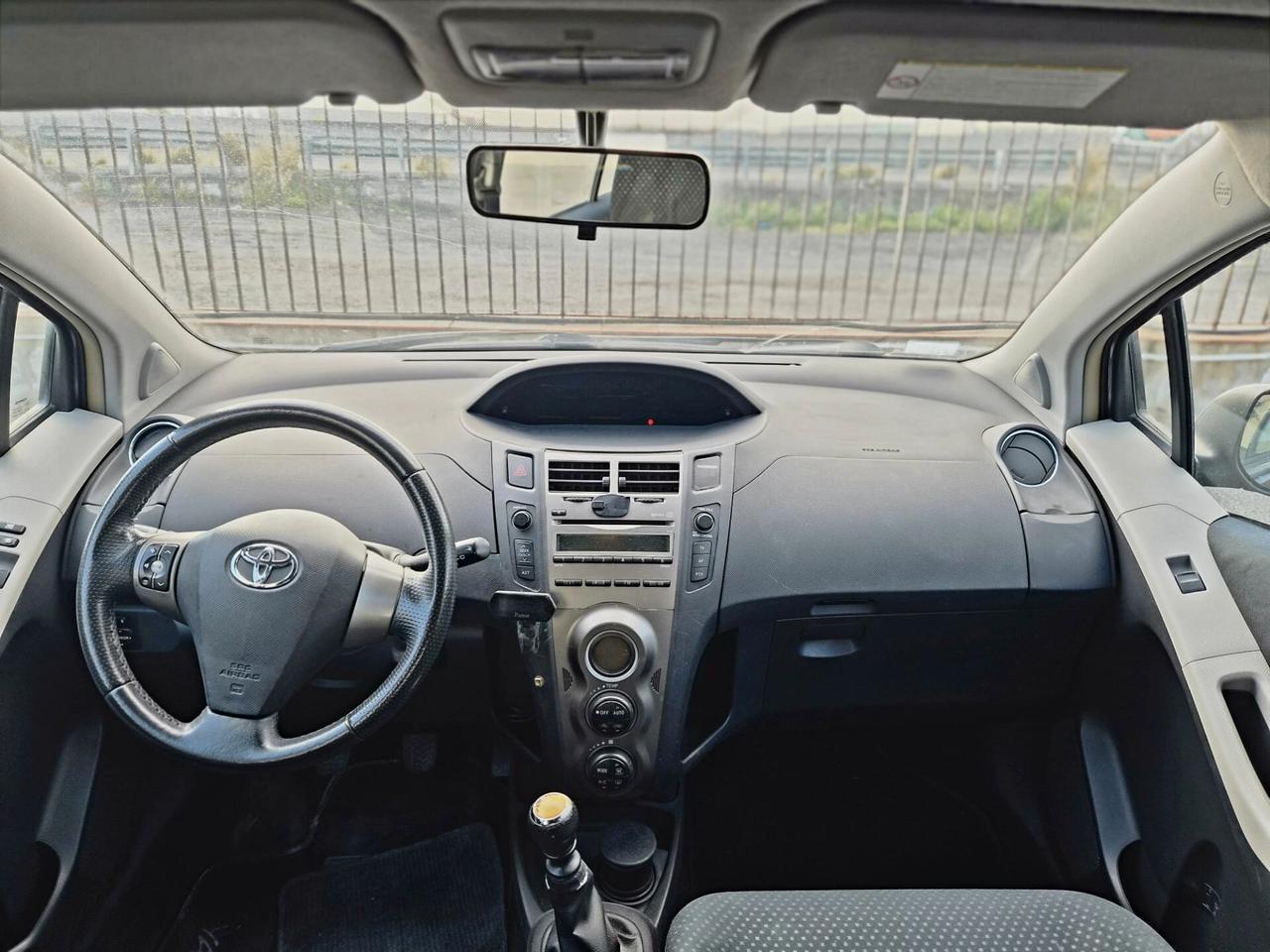 Toyota Yaris 1.3 5P Sol