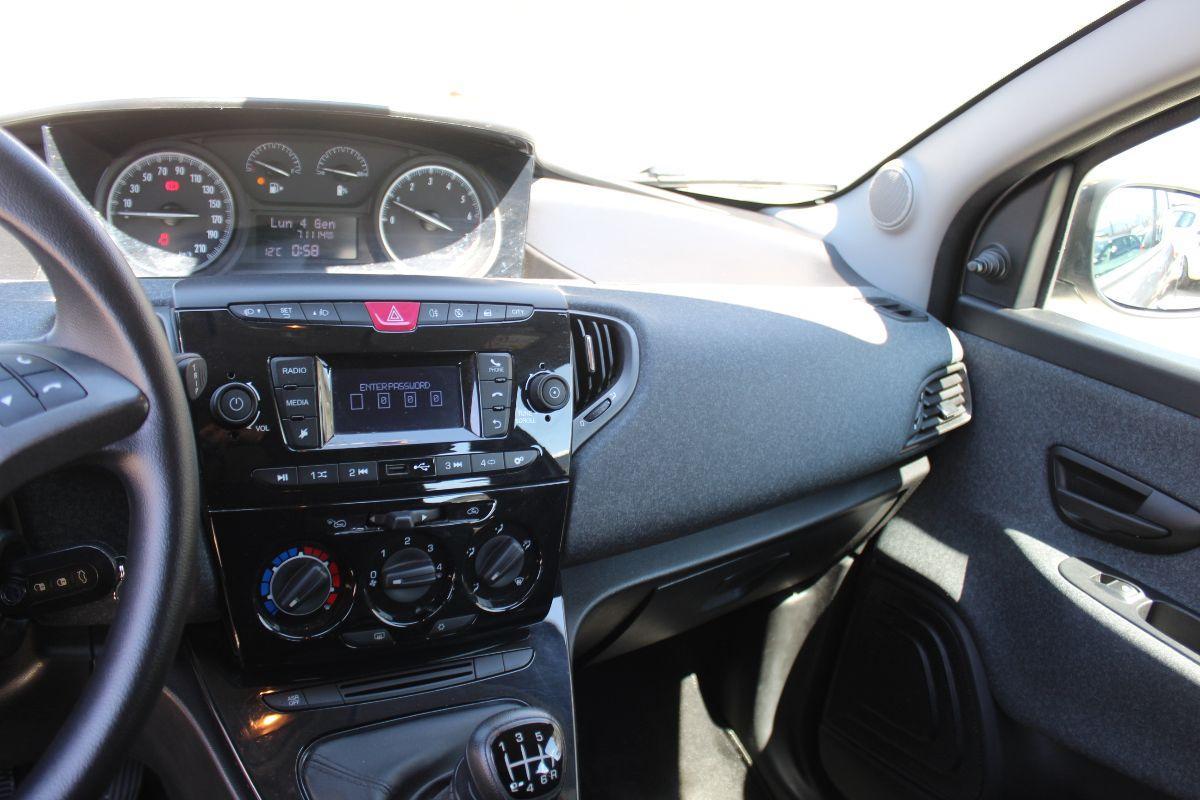 LANCIA - Ypsilon - 1.0 FireFly 5p.S&S Hyb. Gold Pl.