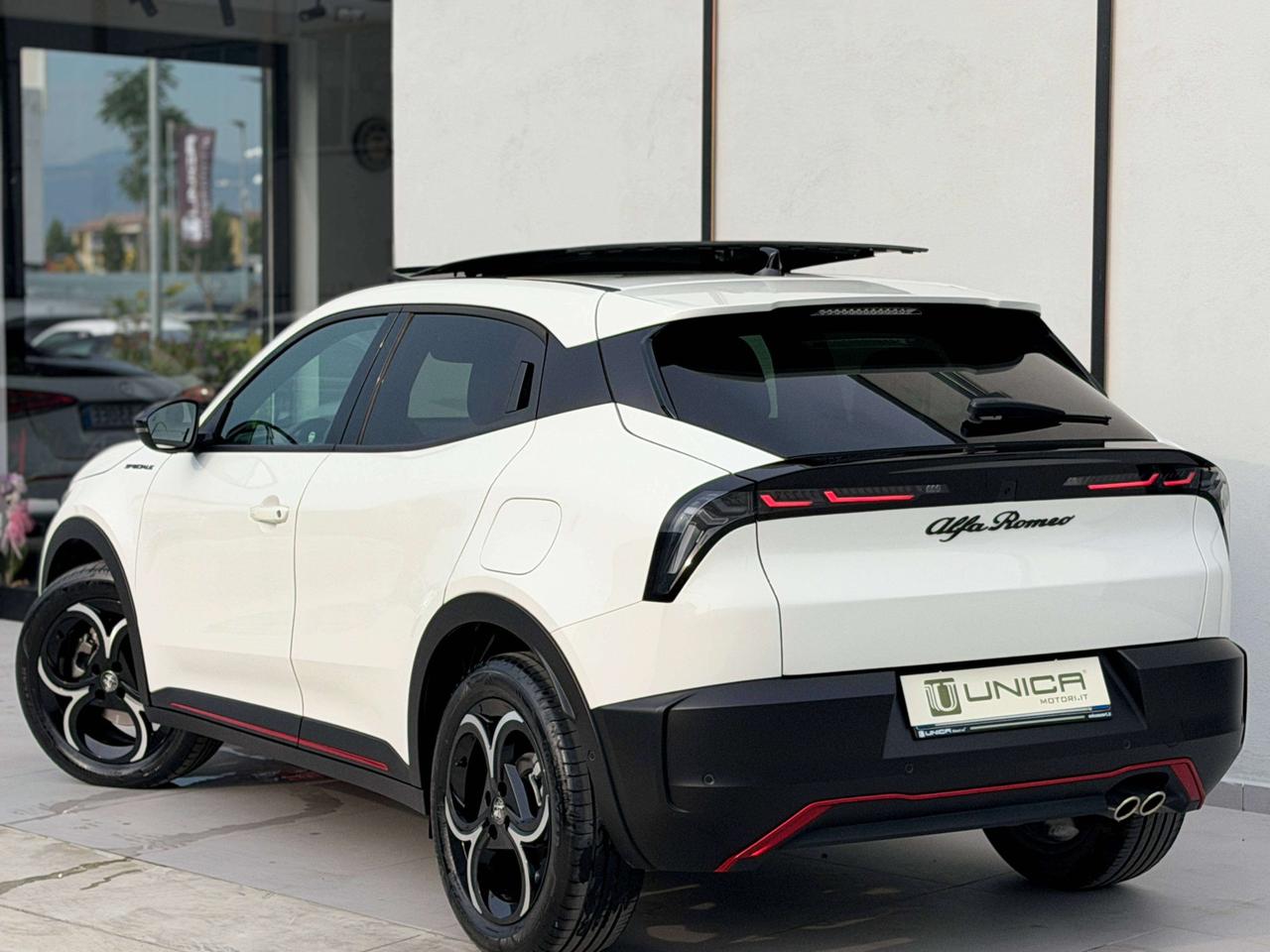 Alfa Romeo Junior 1.2 HYBRID SPECIALE 136 cv AUTOMATICA TETTO