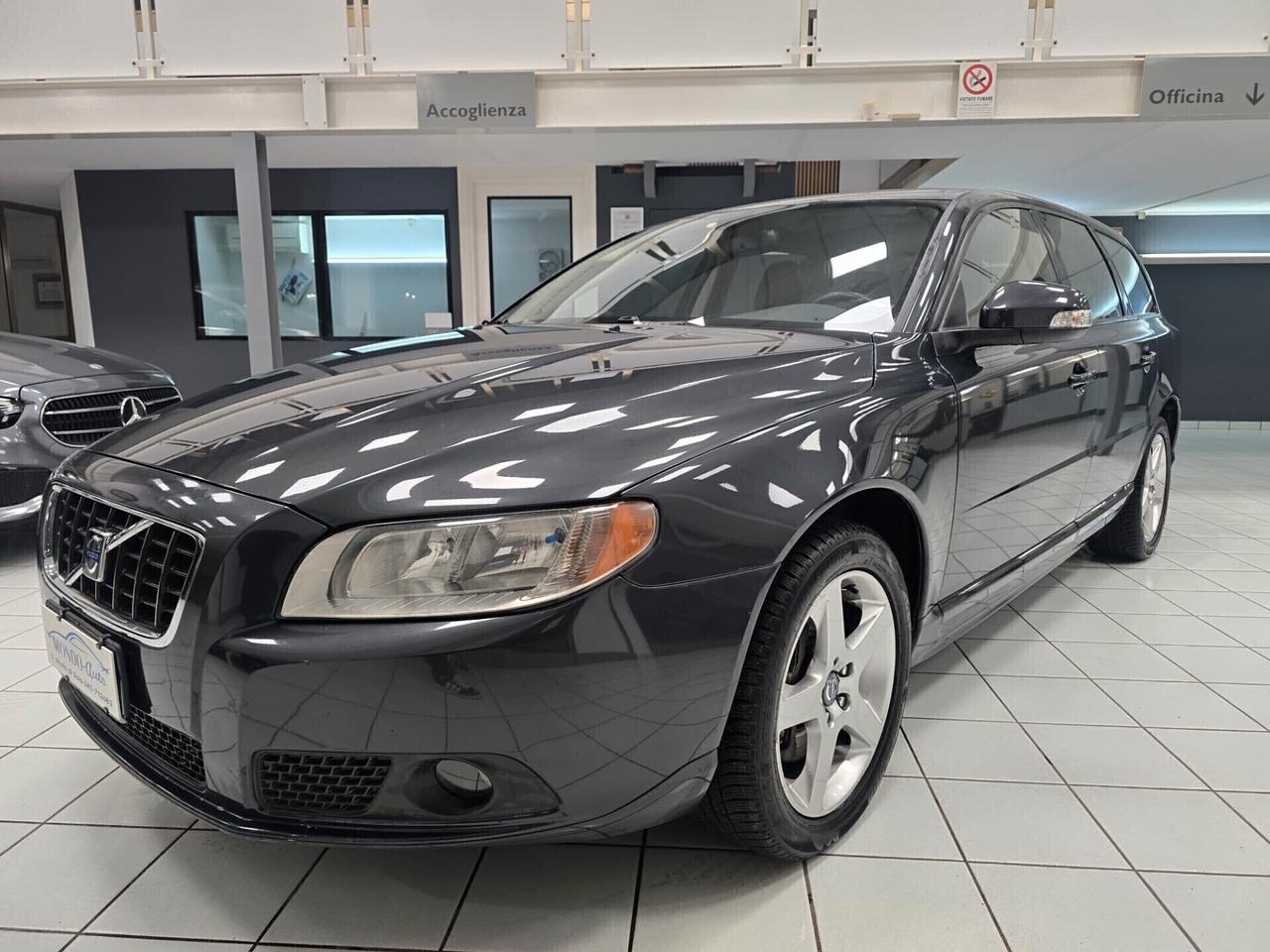 Volvo V70 2.4 d5 185 cv Momentum 2009