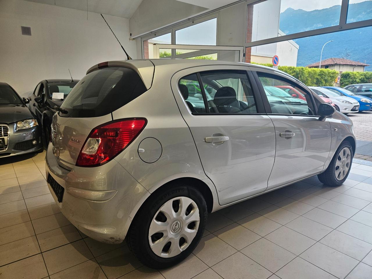 Opel Corsa 1.2 5 porte Elective