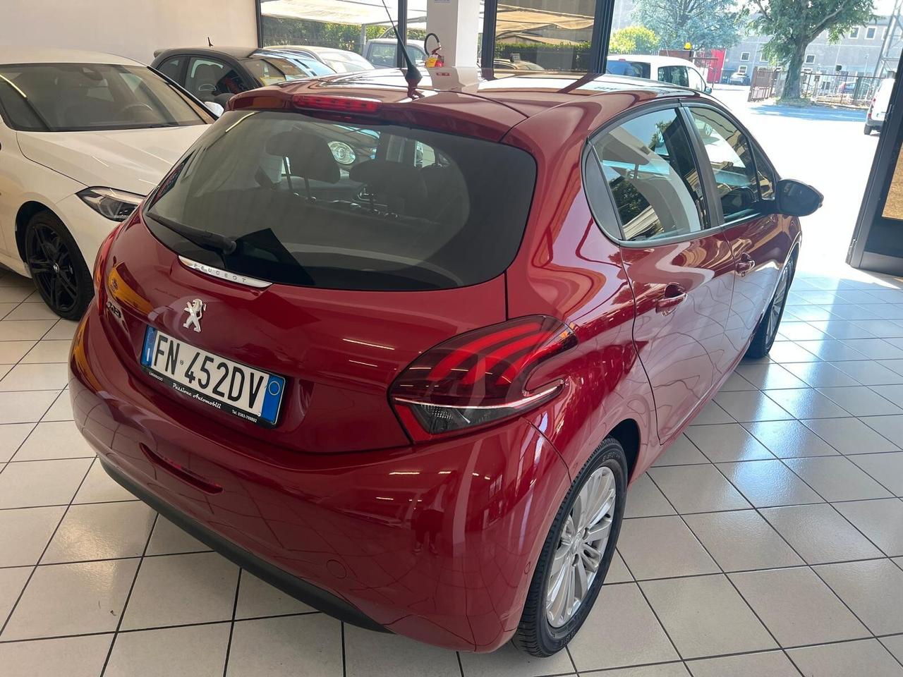 Peugeot 208 PureTech 82 5 porte ALLURE