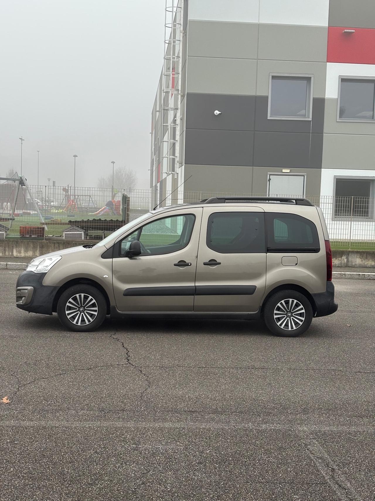 Peugeot Partner Tepee BlueHDi 120 S&S Outdoor