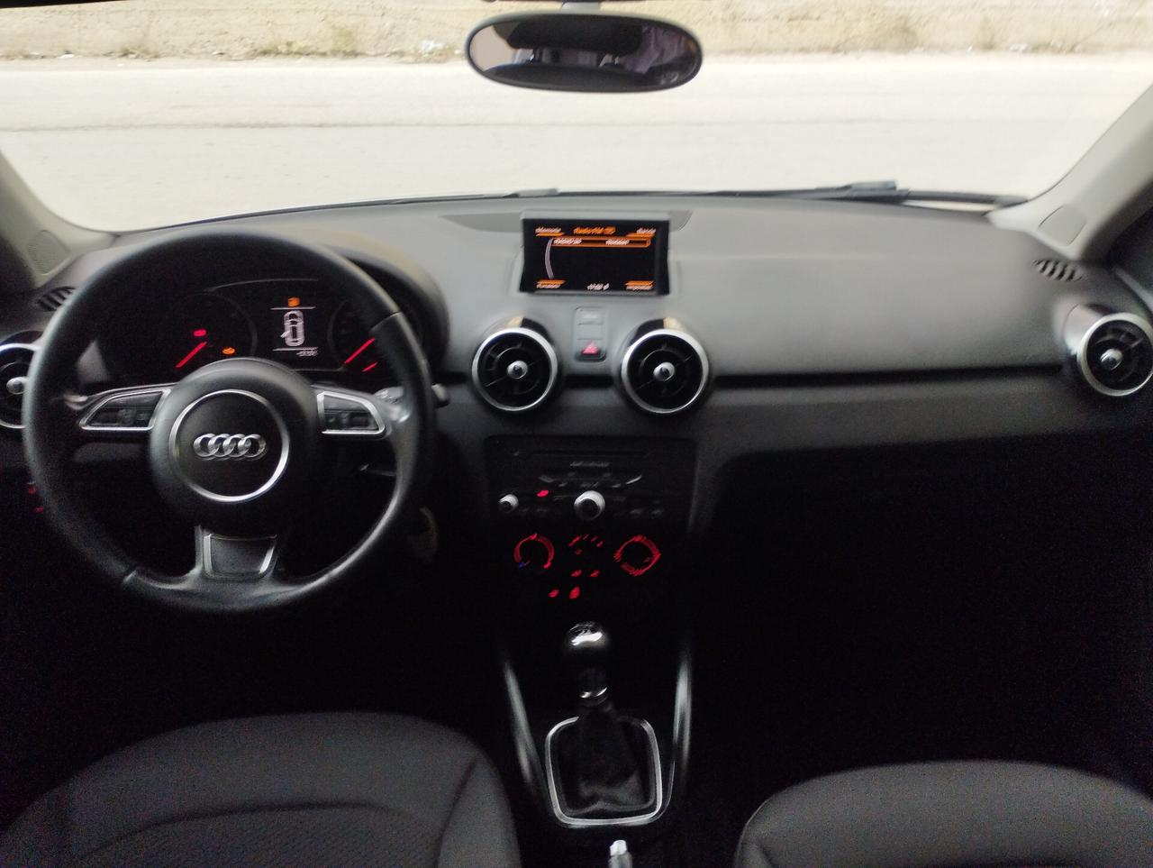 Audi A1 SPB 1.6 TDI S line edition