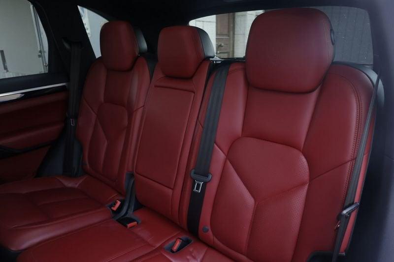 Porsche Cayenne 3.0 Diesel 262 CV Platinum Edition Tetto Unicoproprietario
