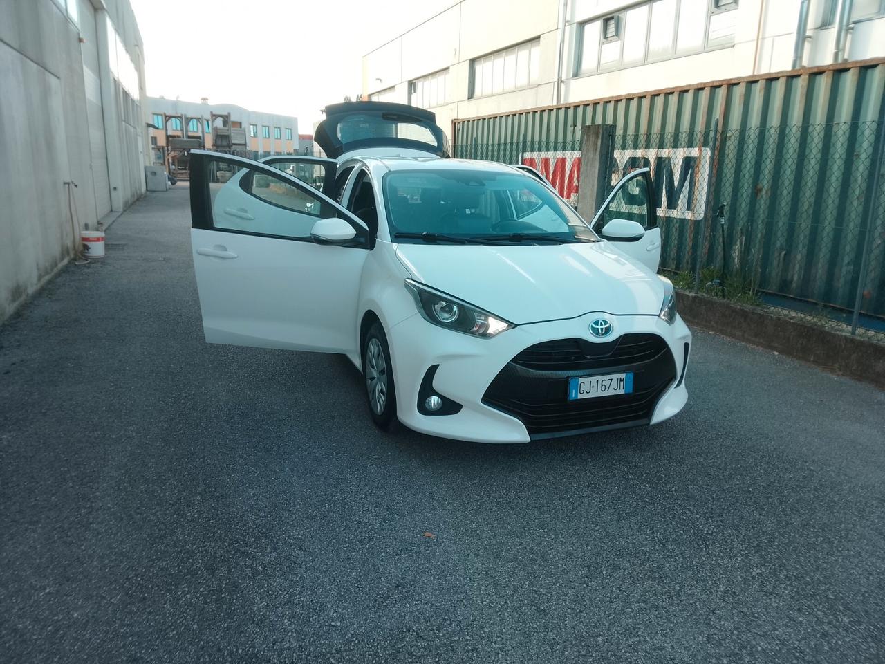 Toyota Yaris 1.5 Hybrid 5 porte Lounge