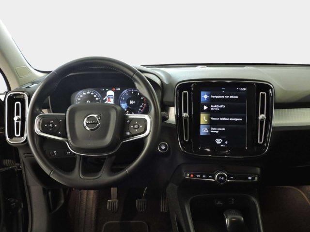 VOLVO XC40 T3 MOMENTUM MANUALE