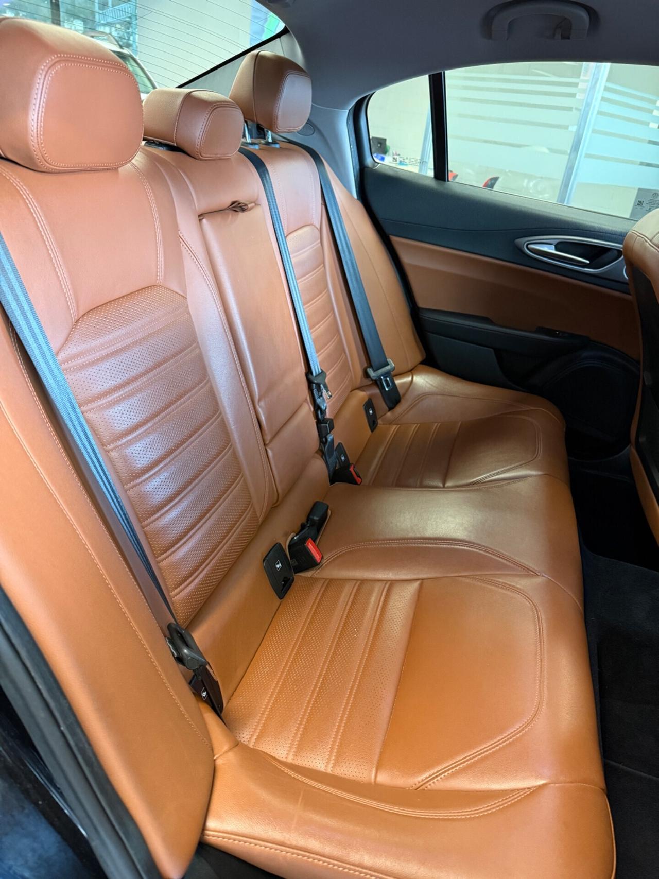 Alfa Romeo Giulia 2.2 Turbodiesel 210 CV AT8 AWD Q4 Veloce