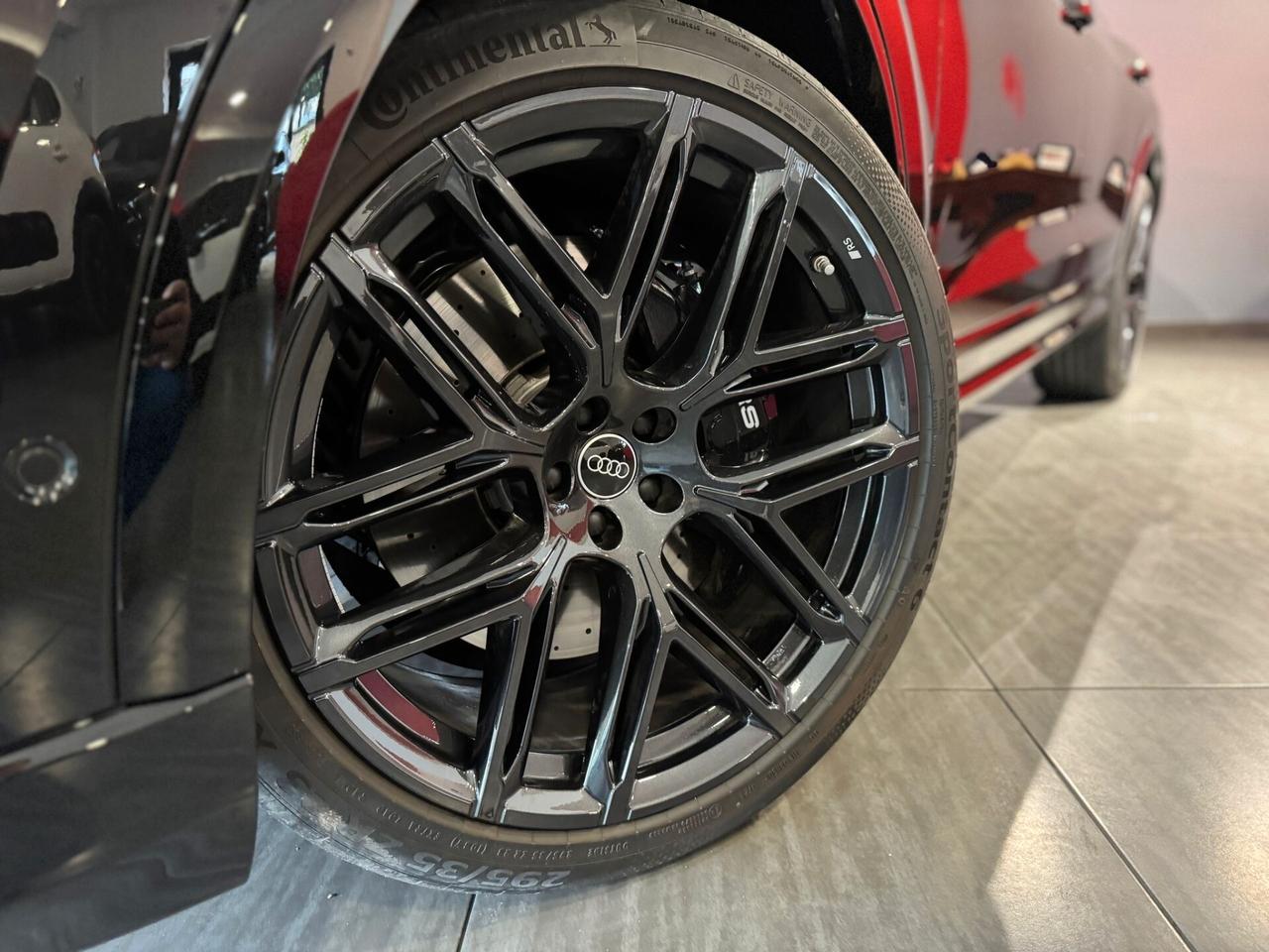 Audi RS Q8 quattro V8 tiptronic