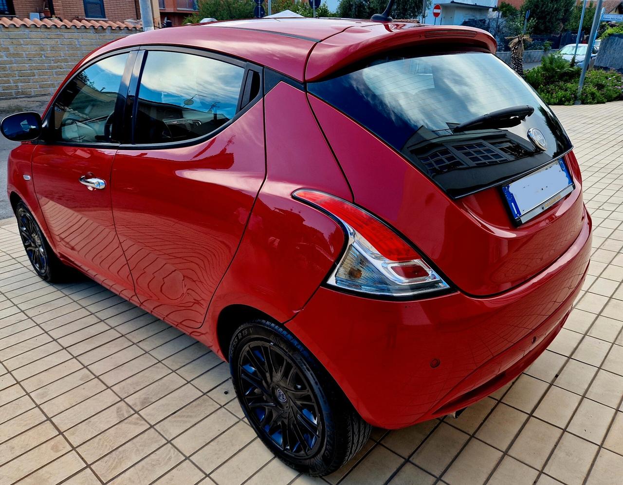 Lancia Ypsilon 1.2 69 CV 5 porte Gold