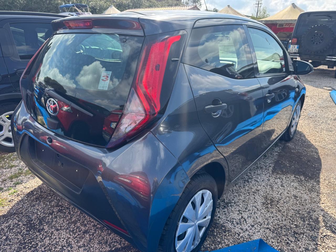 Toyota Aygo Connect 1.0 VVT-i 72 CV 5 porte x-fun