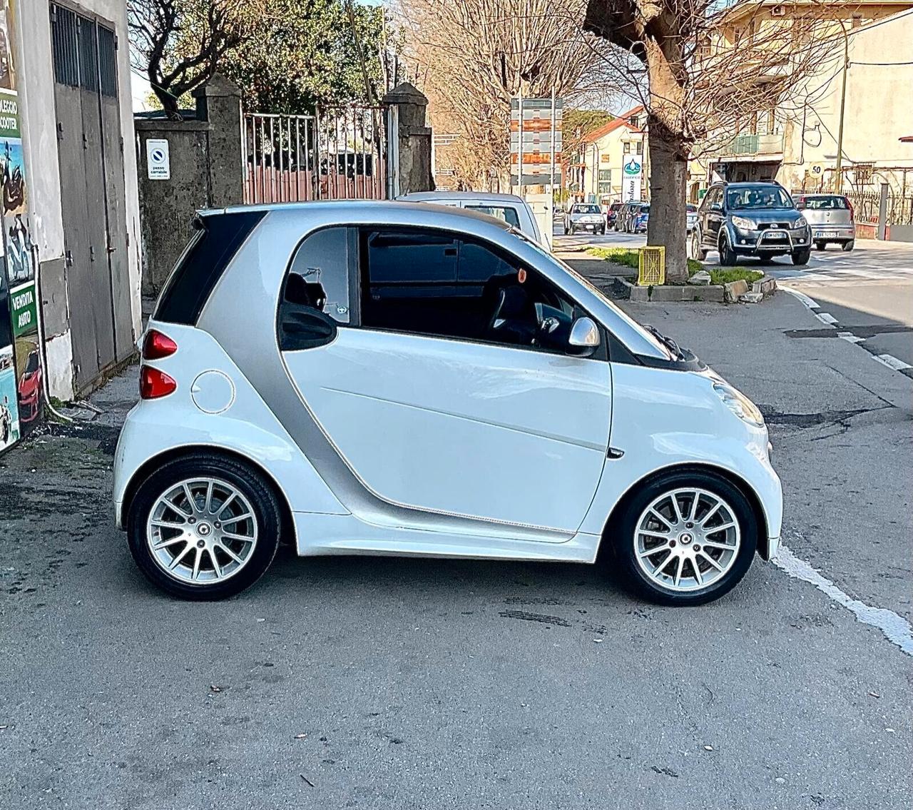 Smart ForTwo 1000 52 kW coupé limited one