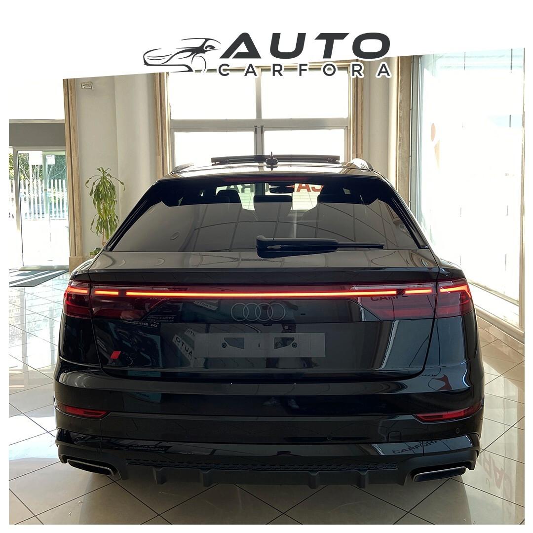 Audi Q8 50 TDI 286 CV blak line R23/TETTO/CUCUTURE IN ROSSO