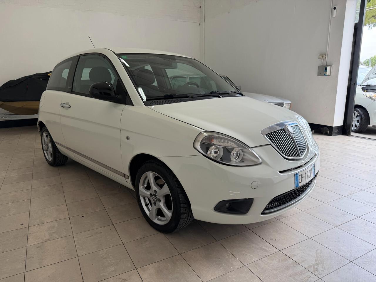 Lancia Ypsilon 2011 1.4 Unyca Ecochic GPL OK NEOPATENTATI