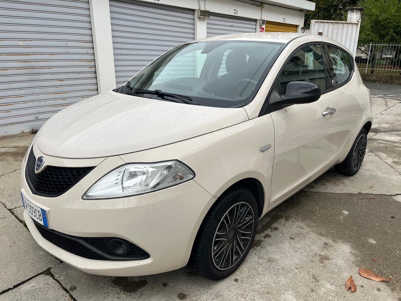 Lancia Ypsilon 1.2 69 CV 5 porte GPL Ecochic Gold