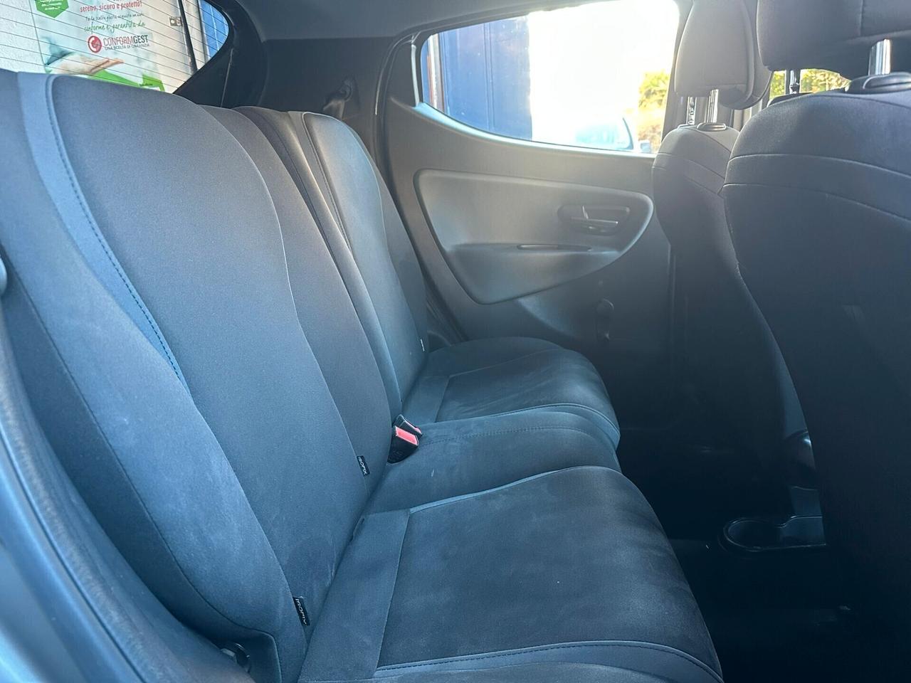 Lancia Ypsilon 1.2 69 CV 5 porte Silver