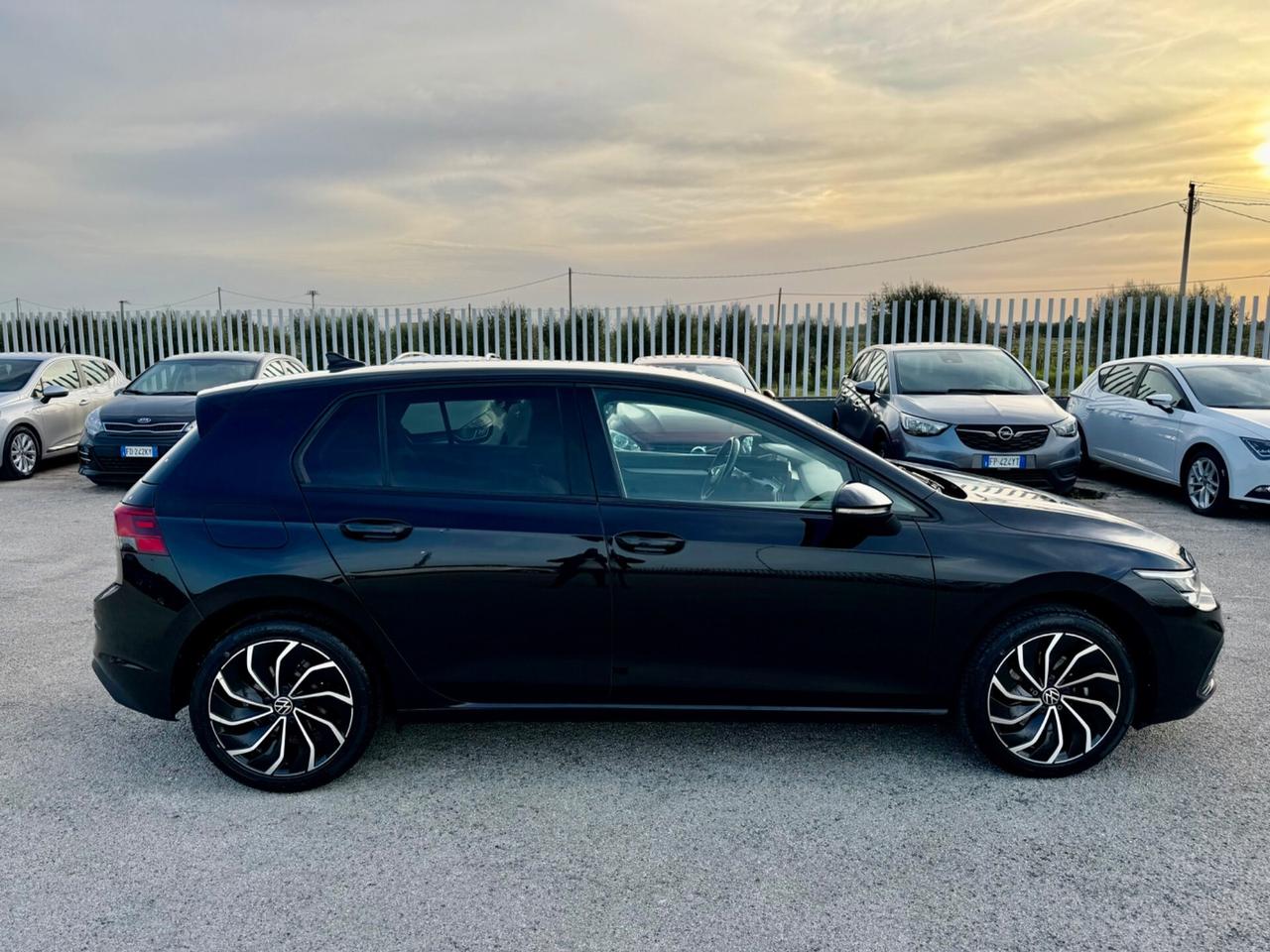 VOLKSWAGEN GOLF 2.0 TDI 115 CV DSG FULL LED MY22
