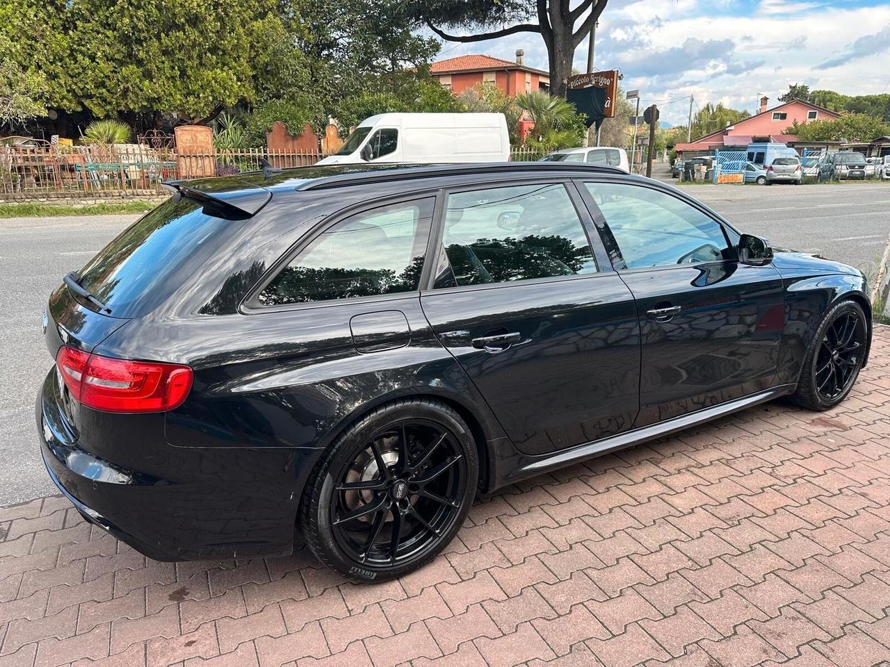 Audi A4 RS 4 Avant 4.2 V8 FSI quattro S tronic