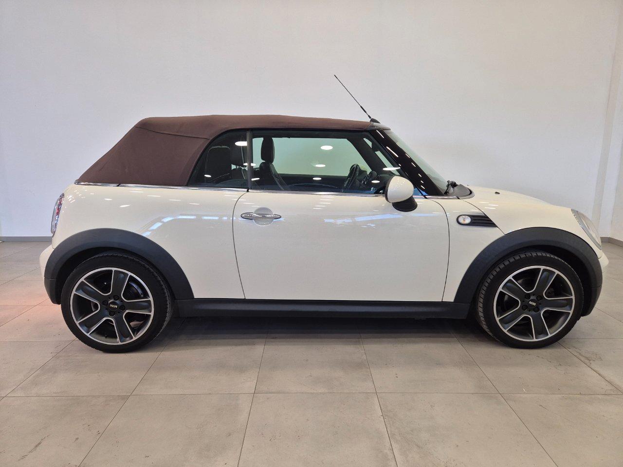 Mini Cabrio Cooper 1.6 122cv - NEOPATENTATI