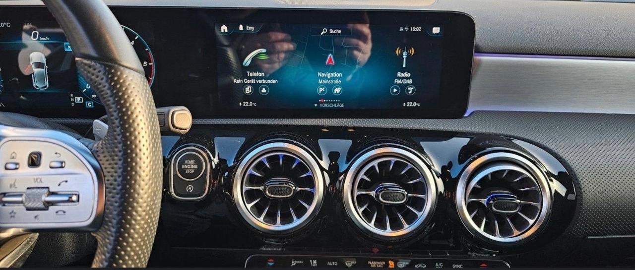 Mercedes-benz A 180d Automatic Premium AMG Line Pack night