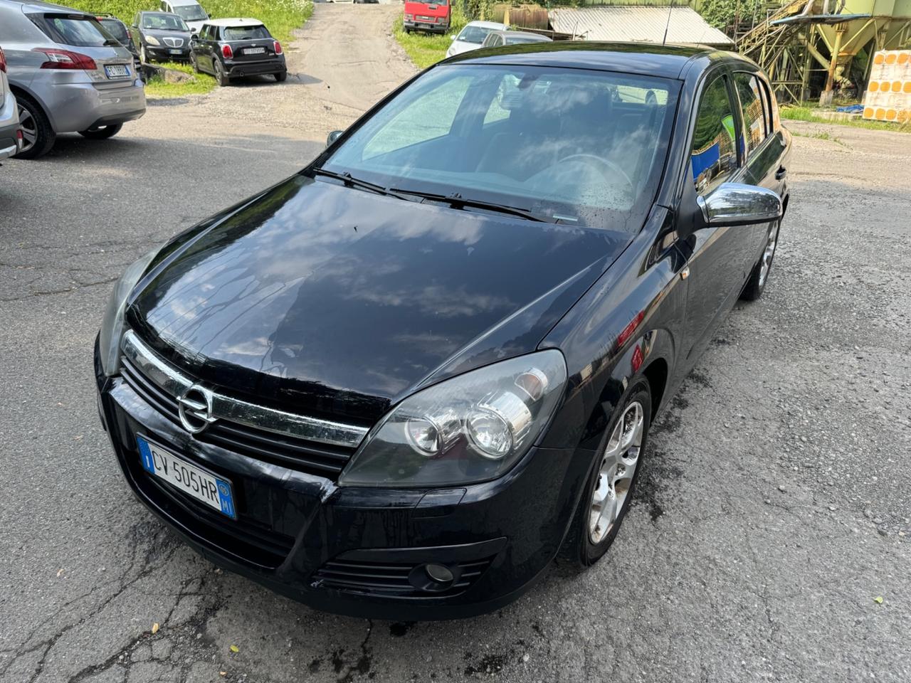 Opel Astra 1.9 CDTI 120CV 5 porte Enjoy