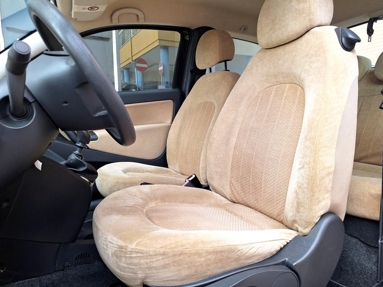 Lancia Ypsilon 1.2 16V Oro