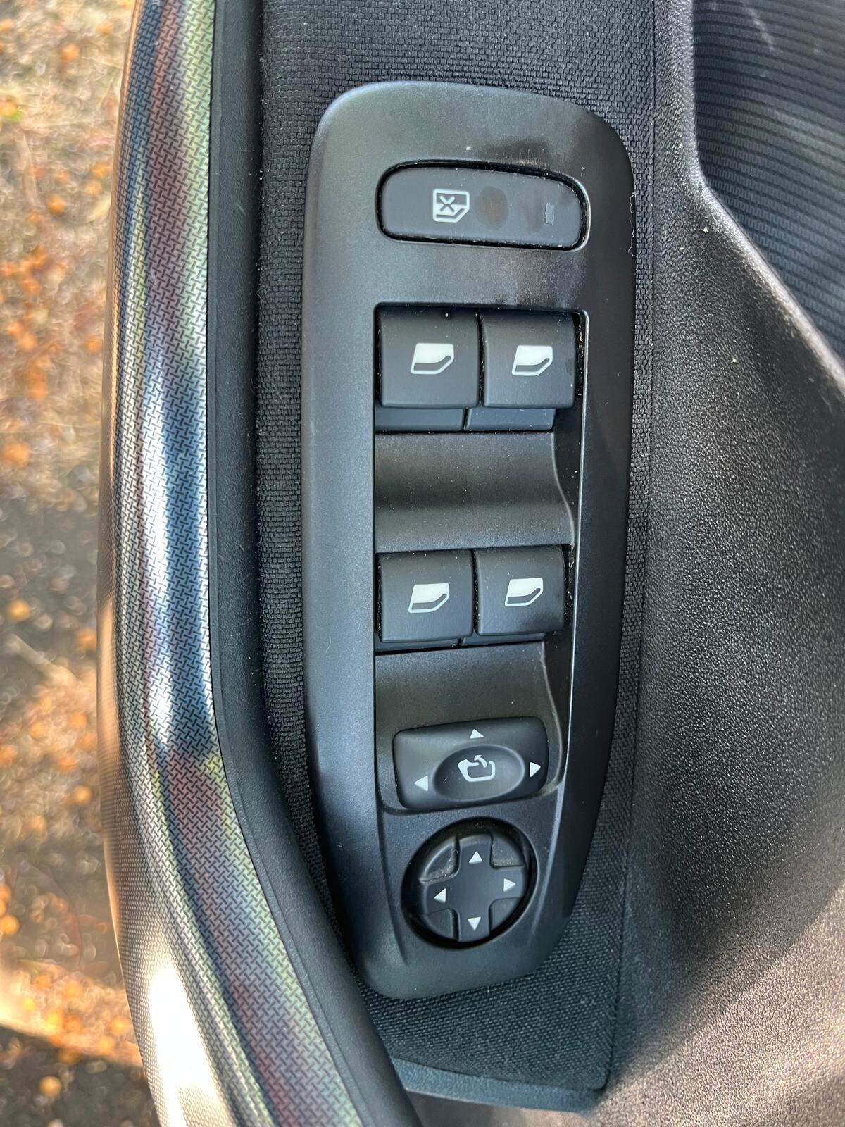 Peugeot 2008 BlueHDi 120 S&S Allure