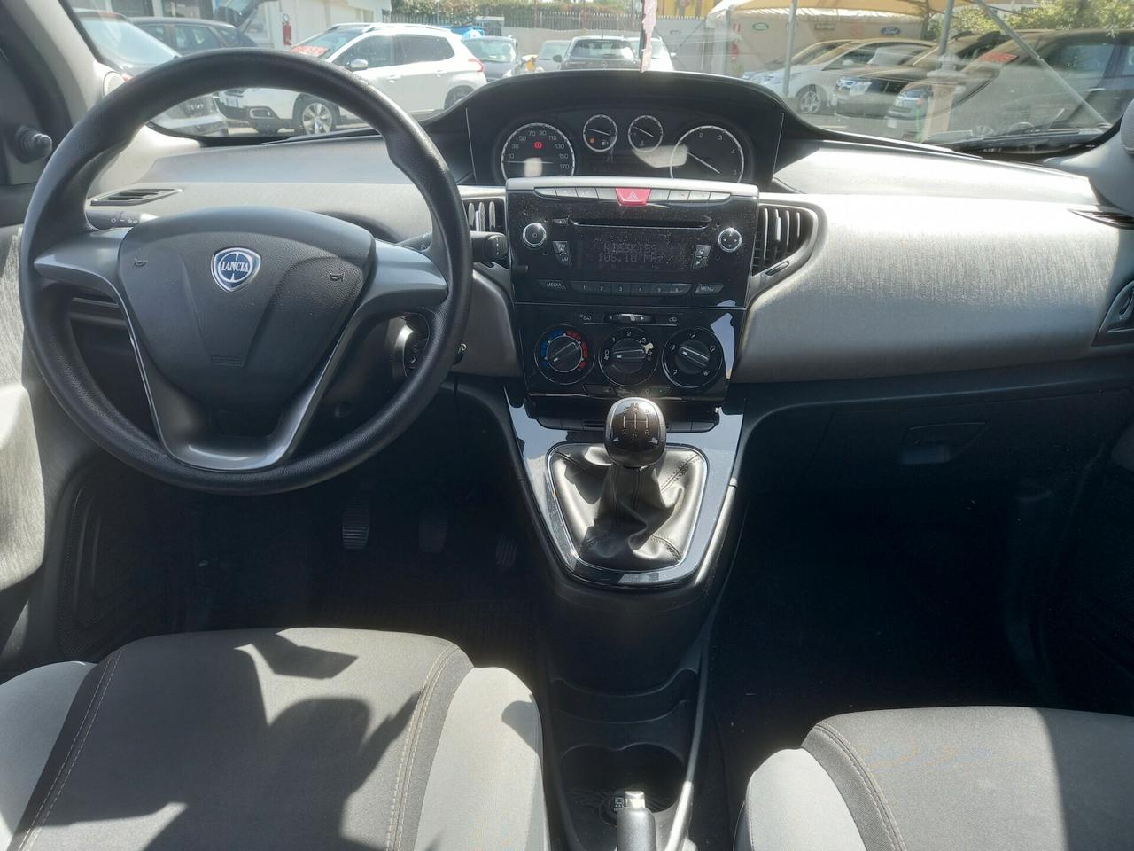 Lancia Ypsilon 1.3 MJT 95 CV 5 porte Platinum