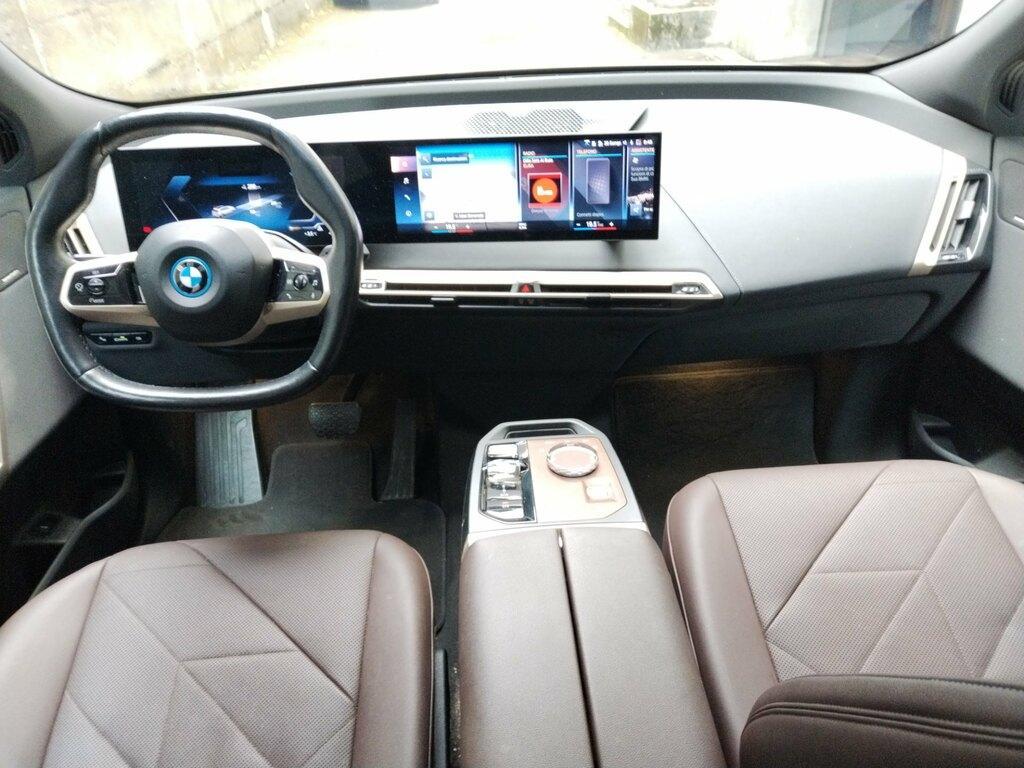 BMW iX 40 pacchetto sportivo xDrive