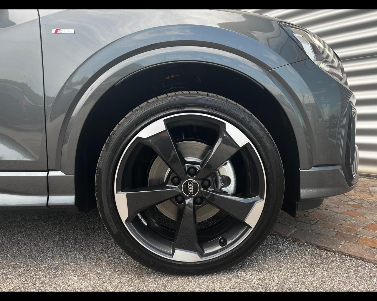 AUDI Q2 35 TDI QUATTRO S-TRONIC IDENTITY BLACK