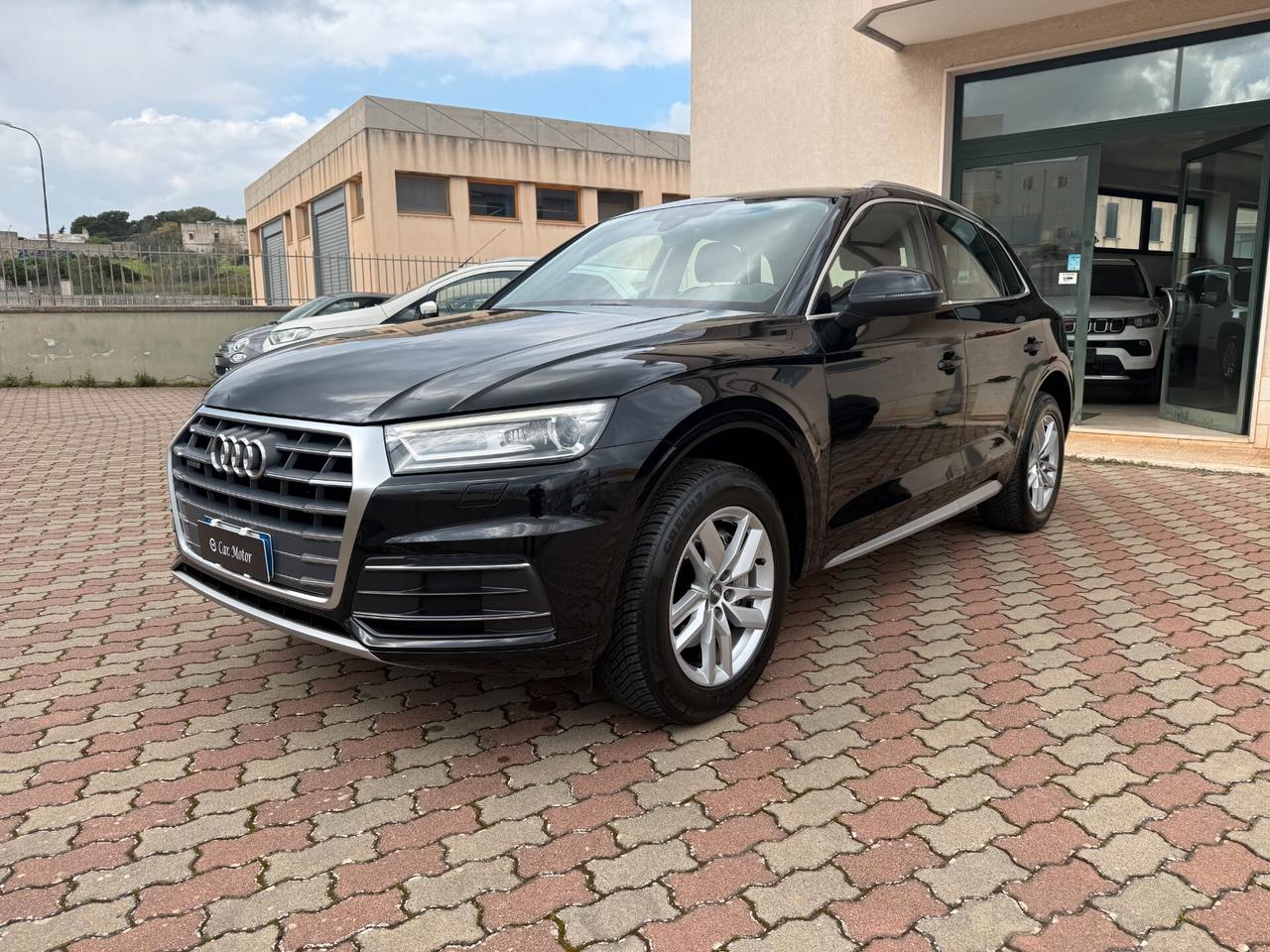 Audi Q5 2.0 40 TDI quattro S tronic Business Sport