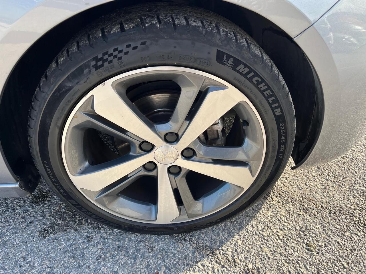 Peugeot 308 5P-1.6 hdv/100cv-km 118000-12/2015