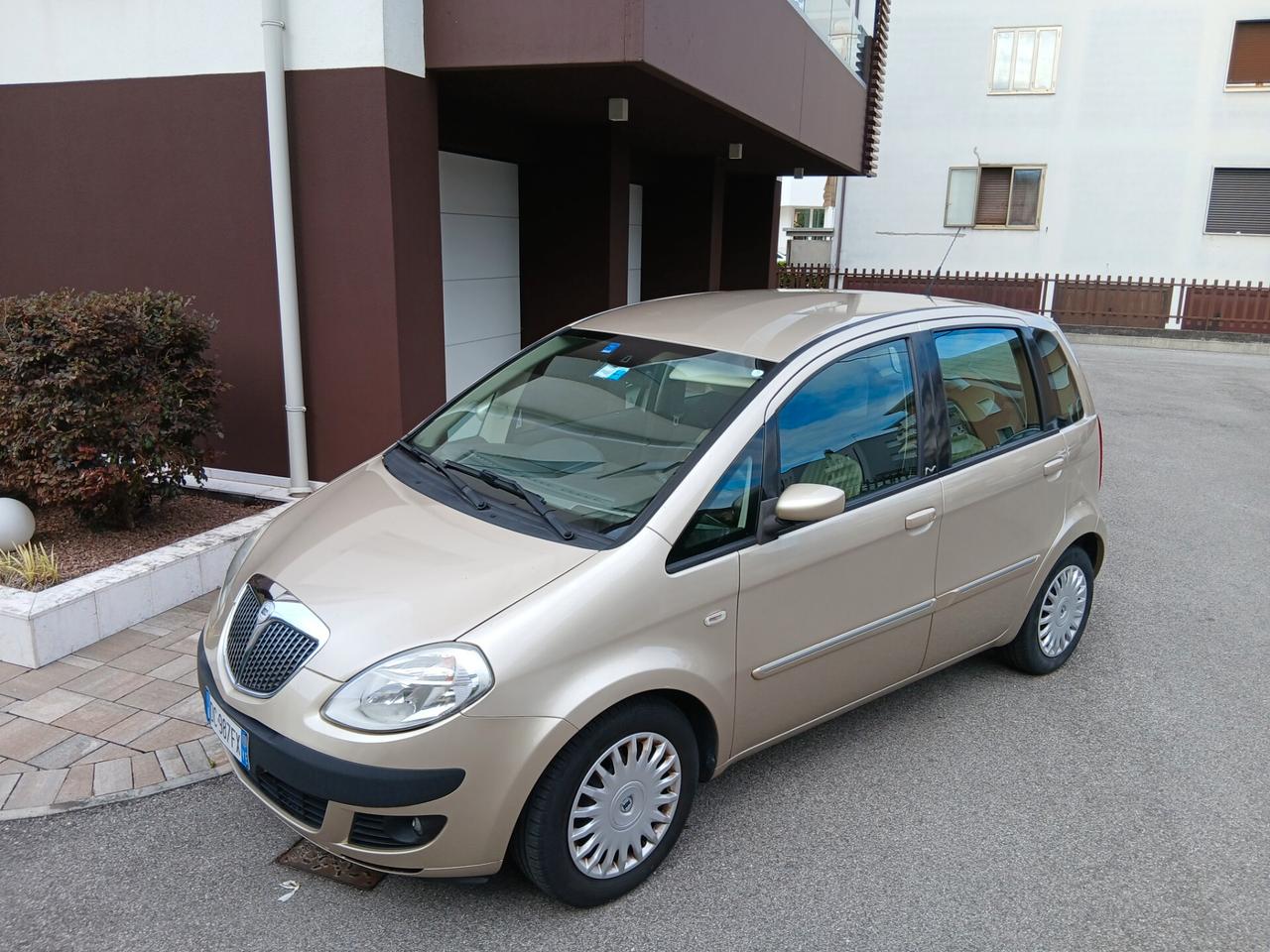 Lancia MUSA 1.4 Argento unico prop OK per neo patentati prezzo FINANZIABILE