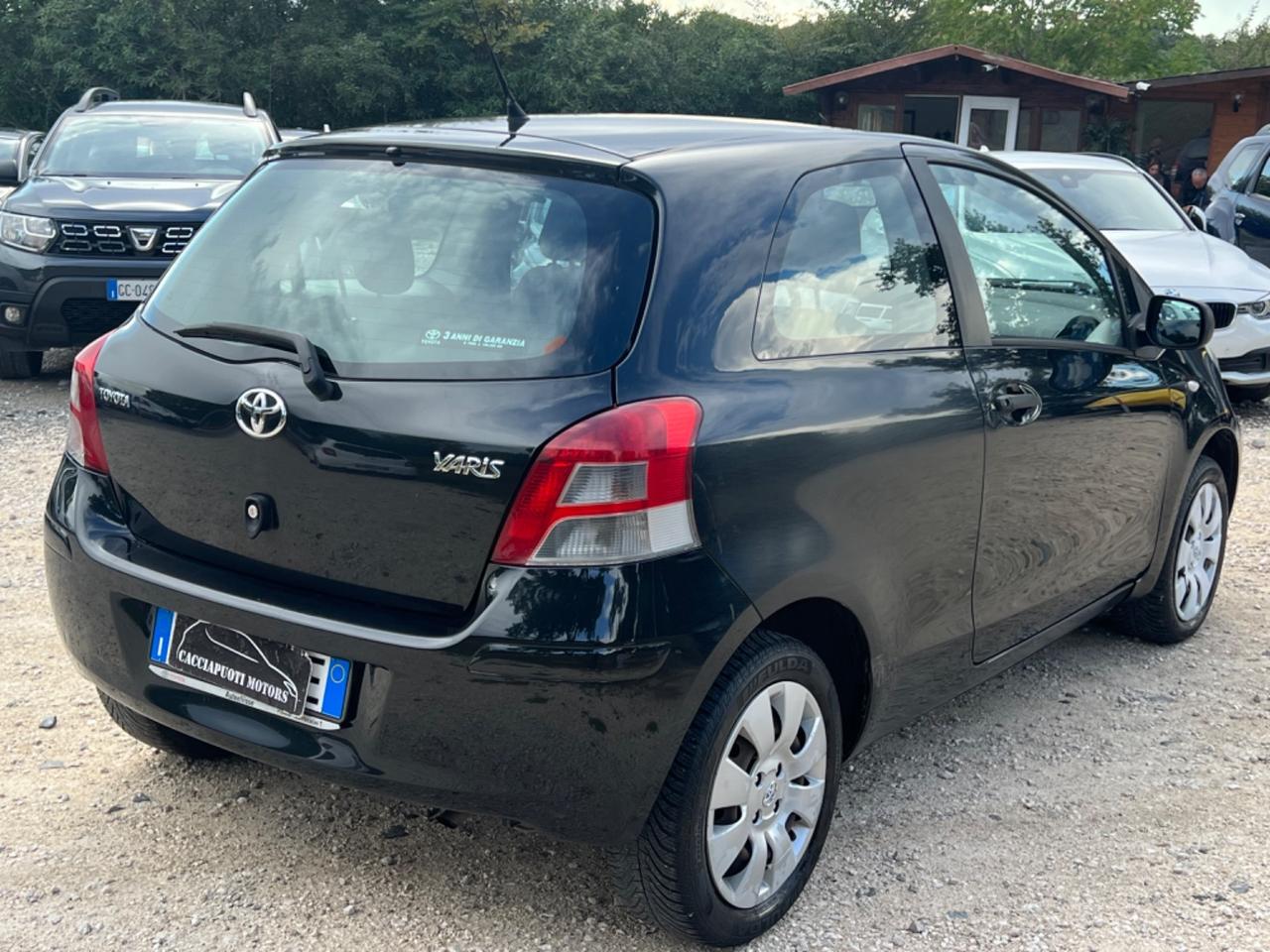 Toyota Yaris 1.0 3 porte NEOPATENTATI